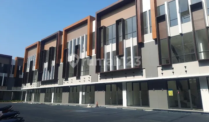 Rented Campton BSD Shop House – Strategic Location Next to Atma Jaya!