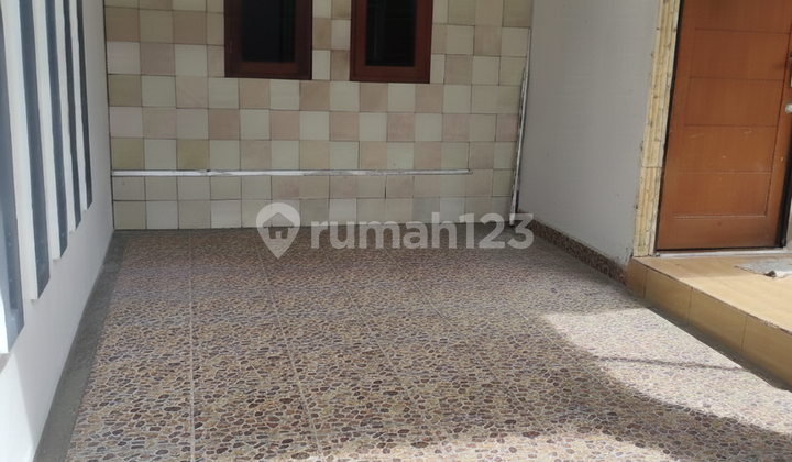 Tersewa Rumah 2 Lantai Plus Rooftop Siap Huni Baru Dibangun 2025 2