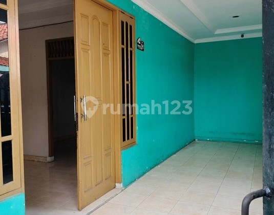 Rumah Di Petukangan Selatan Jakarta Selatan Dibawah Harga Pasar, Shm, (bisa Nego), Siap Huni, 1.5 Lantai, Lt:172m, Lb:184m, Kt:4, Km:3 2