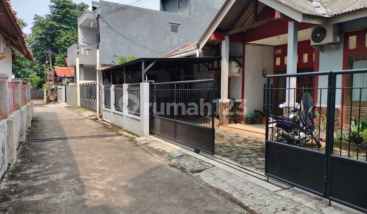 RUMAH DI JATI MELATI, PONDOK MELATI KOTA BEKASI, SHM, BISA NEGO, SIAP HUNI SHM, LT: 187, LB: 160, 3+1 KT, 2 KM AKSESMOBIL, DEKAT TOL, NYAMAN, AMAN, BERSIH DAN BEBAS BANJIR