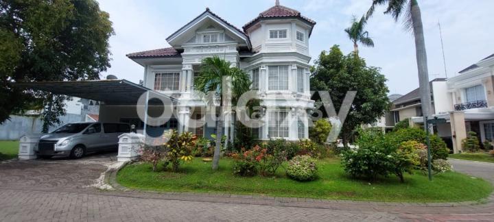 Pakuwon City Virginia House, in Front of the Club House, 2 Floors, Hook.