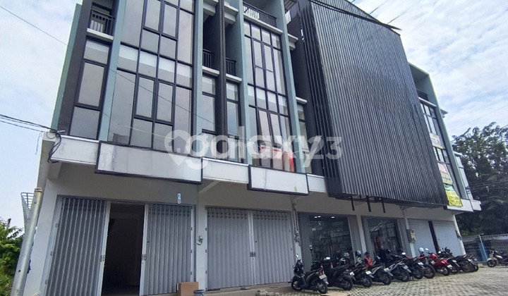 Ruko Baru Gress Strategis Raya Wiyung 4 Lantai Hadap Utara Ruko Baru Gress Strategis Raya Wiyung 4 Lantai Hadap Utara