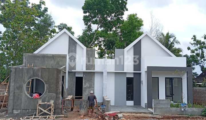 Rumah Modern Scandinavian Dekat Dengan Alun-alun