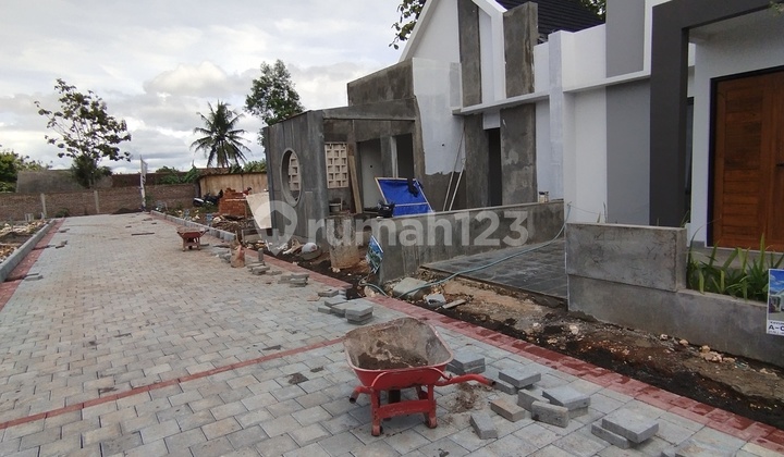 Rumah Modern Scandinavian Dekat Dengan Alun-alun