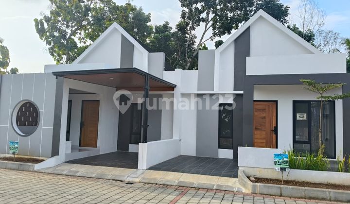 Rumah Konsep Scandinavian di Kota Wonosari Rumah Konsep Scandinavian di Kota Wonosari