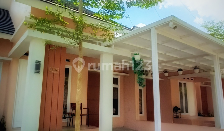 Rumah Siap Huni 2 Menit Ke Sekolah Internasional Kesatuan Bangsa