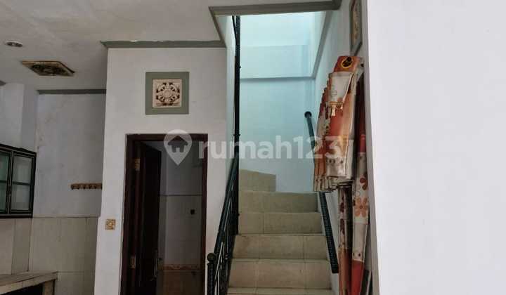 Dijual Rumah 2 Lantai - Lokasi Strategis Dentim 2