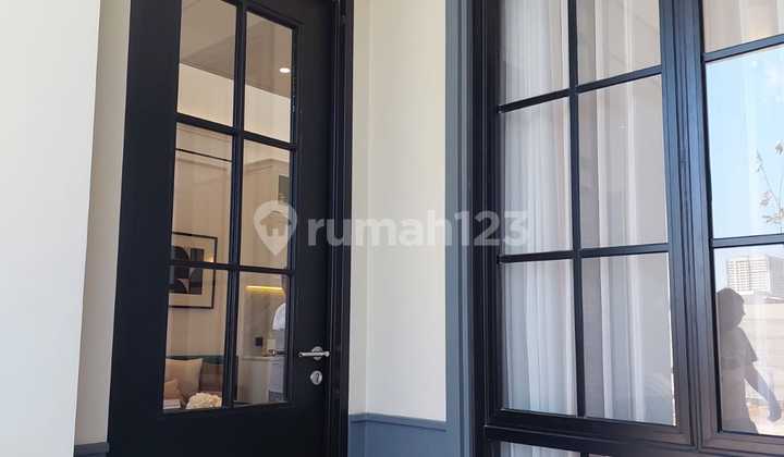 For Sale 2 and 3 Story Houses with Attic, Ready to Move In