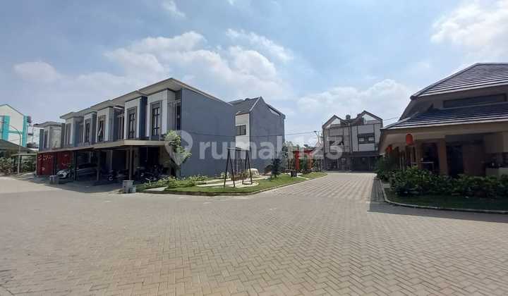 Tampilan Mewah 4 Kamar Trumah Type Sakura 2 Lantai Attic Ready