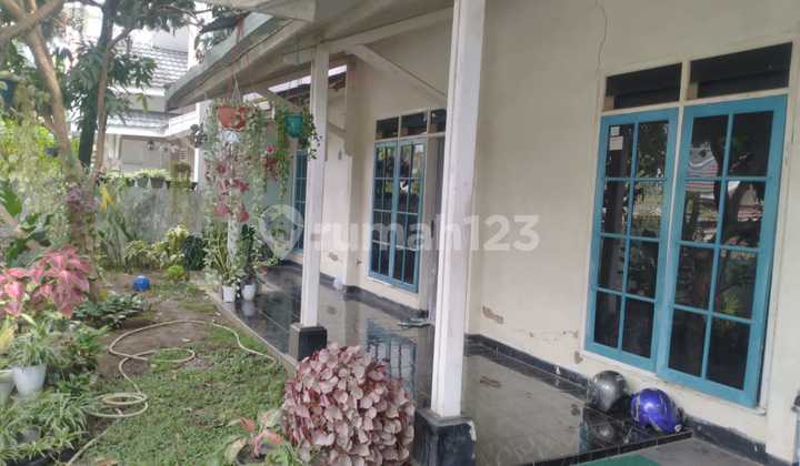 Dijual Rumah 1 Lantai 4 Kamar Tidur Pekarangan Luas Lebar 12