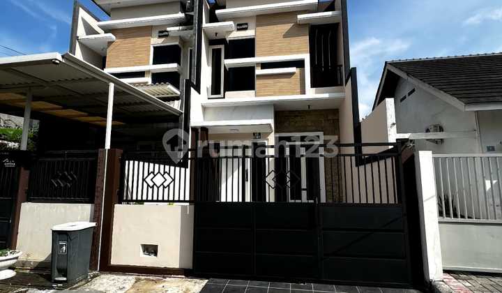 Ready Unit Gununganyar 2 Lantai Griya 99 Fasilitas Dekat Ready Unit Gununganyar 2 Lantai Griya 99 Fasilitas Dekat