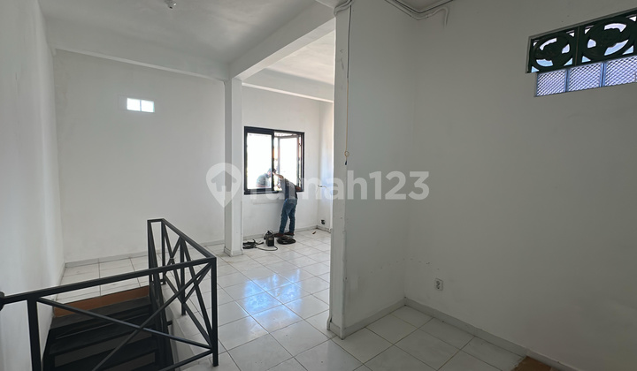 2-Story Shophouse in Sanur - Affordable Price, Ready for Business & Strategic Location 2