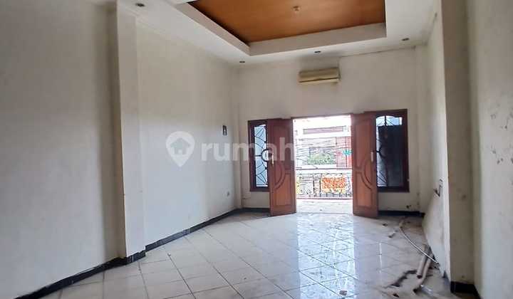Commercial Property For Rent - 3 Storey Shophouse Mertasari 2