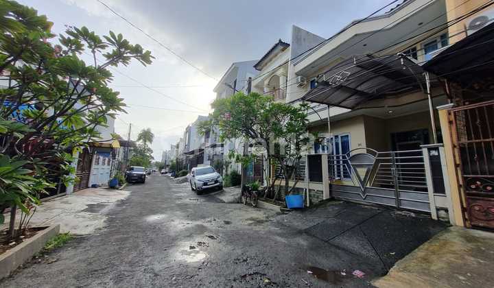 Rumah Siap Huni , bisa KPR Lokasi Pluit . 2