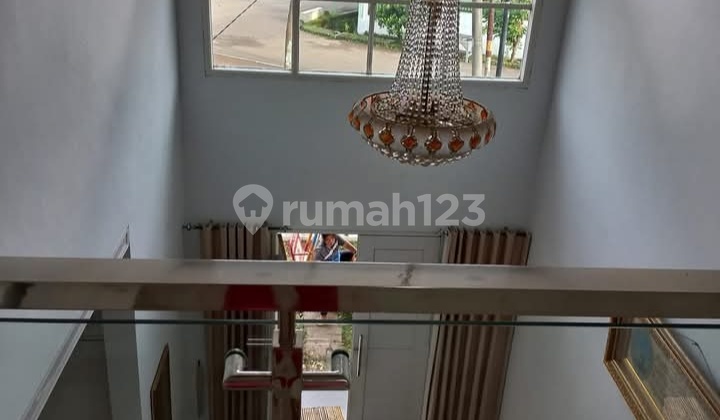 Rumah mewah siap huni 2 lantai.  1