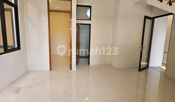 Rumah Baru Modern Tengah Kota Bandung Rumah Bagus SHM di Jl. Sekelimus Utara No.12, Batununggal, Bandung Kidul, Kota Bandung, Jawa Barat, Indonesia, 40266, Batununggal