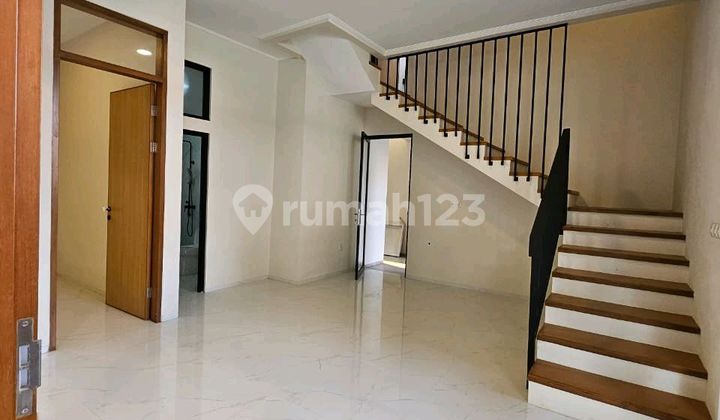 Rumah Baru Modern Tengah Kota Bandung Rumah Bagus SHM di Jl. Sekelimus Utara No.12, Batununggal, Bandung Kidul, Kota Bandung, Jawa Barat, Indonesia, 40266, Batununggal