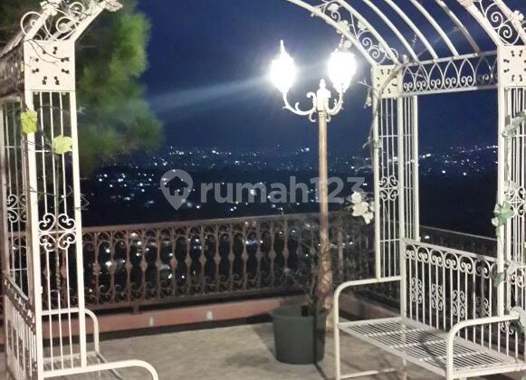 Villa Bukit Dago Pakar