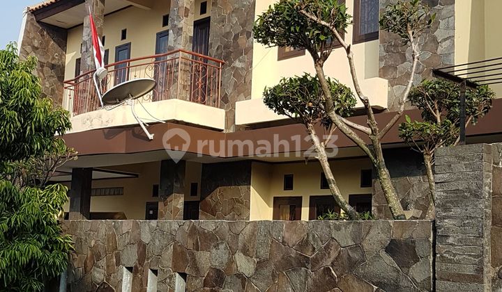 Rumah Gunung Batu Pasteur Surya Sumantri Maranatha 2