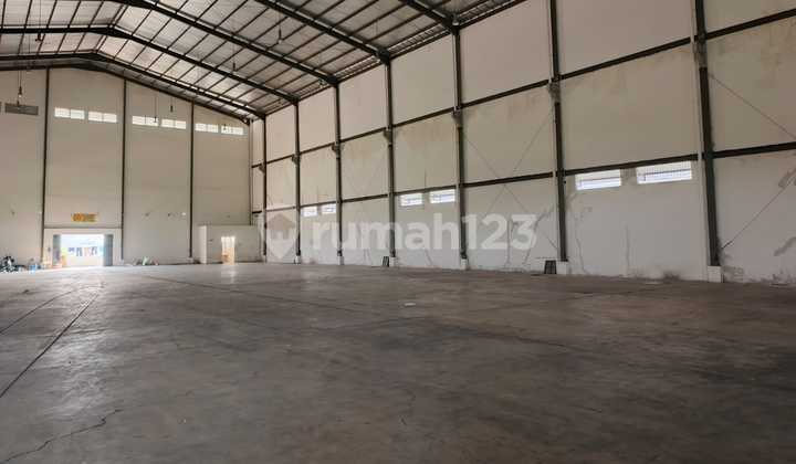 Disewakan Gudang atau Pabrik di Dalam Kawasan Delta Silicon 1500 Sampai 3000