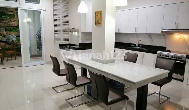 Disewakan Dan Dijual Rumah Di Cluster Beverly Lippo Cikarang Bagus, Nyaman Fully Furnished