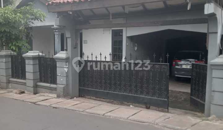 Rumah Luas 500 m2 Bangunan 200 m2 Dengan Lokasi Strategis Pinggir Jalan KT 5+1 KM 3 Lingkungan Asri @Ciputat, Tangerang Selatan