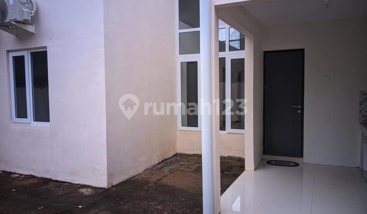 Ready-to-Occupy and Comfortable House, Madukoro Regency Semarang - 11136 2