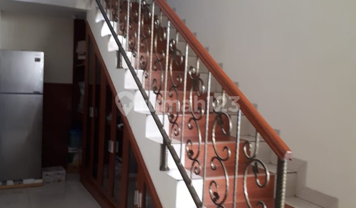 Ready-to-Occupy and Comfortable House in Banyumanik Area-11122 2