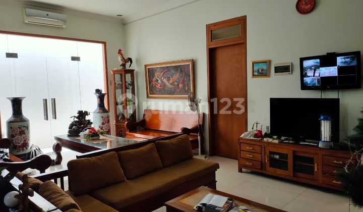  Rumah Siap Huni dan Nyaman  Jl. D.I. Panjaitan Semarang Tengah – 10661 1