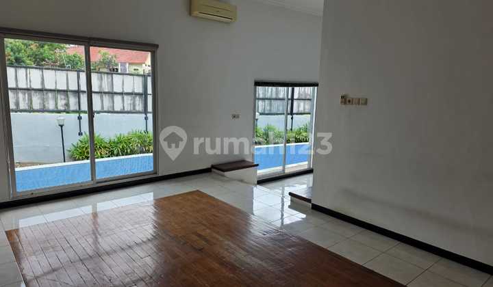 Ready-to-Live House, Swimming Pool Available in Gajah Mungkur Area Semarang - 11090