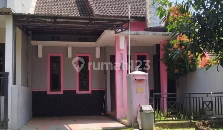 Move-In Ready and Comfortable Home in Banyumanik, Semarang - 11365 1