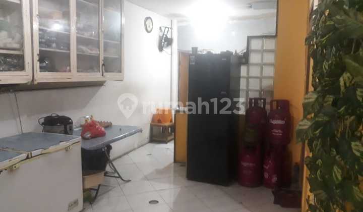 Ruko Di Jalan Utama, Strategis Untuk Bisnis- Lia 10181 2