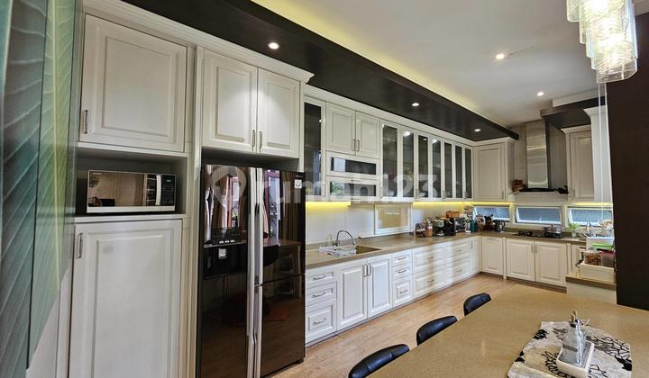 Rumah Mewah di Graha Famili: 5+1 KT, Full Furnish, SHM! 2