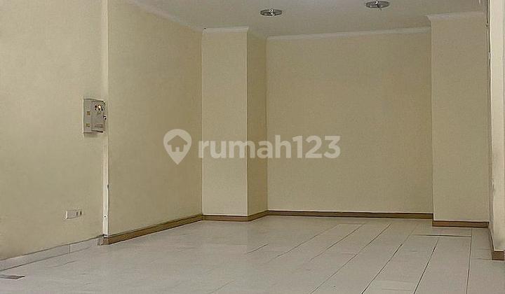 5m Wide 3-Story Shop House, Spacious Parking, Located on Ngurah Rai Bypass. 2