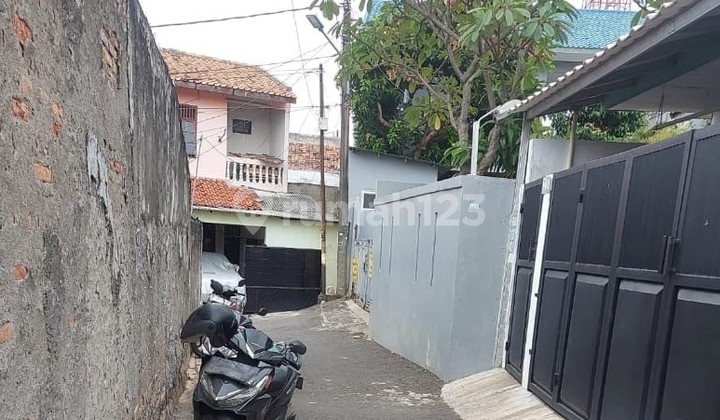 Affordable House in Kembangan Area, West Jakarta Affordable House in Kembangan Area, West Jakarta