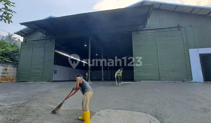 Warehouse for Rent, Prime Location on Main Road.