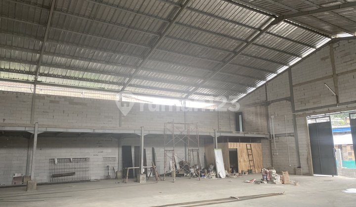 New Warehouse Strategic Location by the Main Road