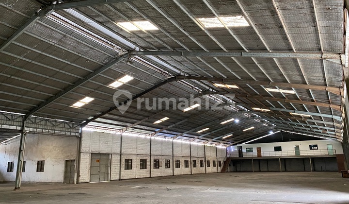 Warehouse for Rent, Suitable for Garment and Goods Storage. Warehouse for Rent, Suitable for Garment and Goods Storage.