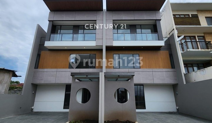 New House in Setra Duta Complex Bandung, 3 Units Available New House in Setra Duta Complex Bandung, 3 Units Available
