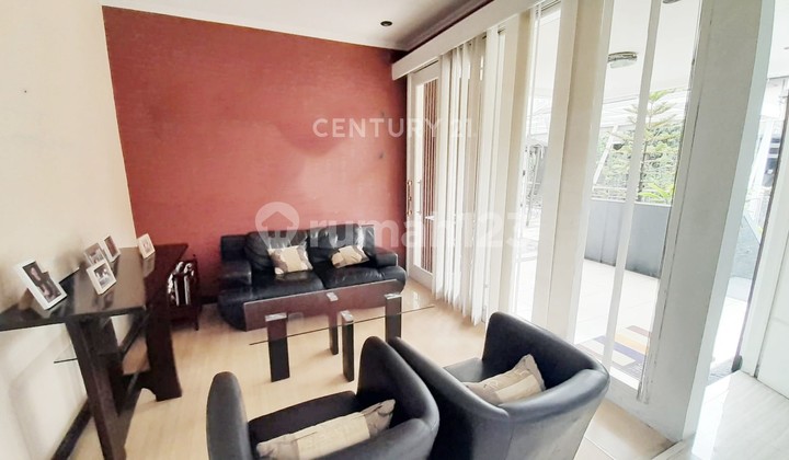 Rumah Asri Siap Huni di Main Road Setra Duta 2