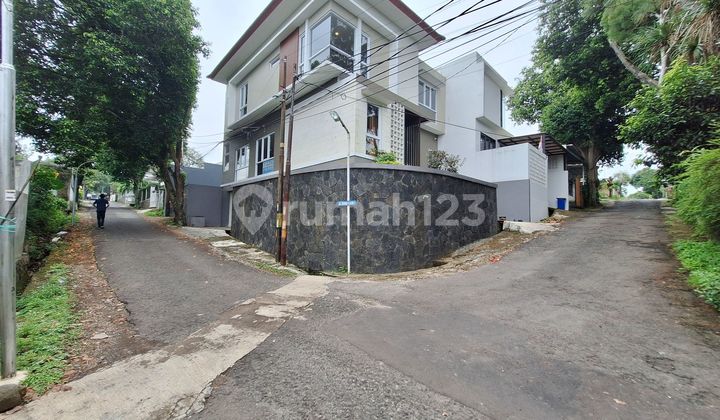 Rumah Baru Renovasi, Siap Huni. Lokasi Strategis Dago Bandung, Lingkungan Nyaman,tenang.