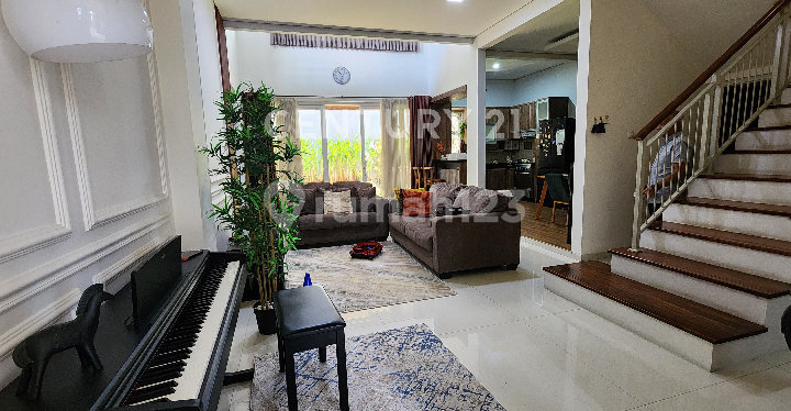 House in a Comfortable and Cool Settlement in Sariwangi