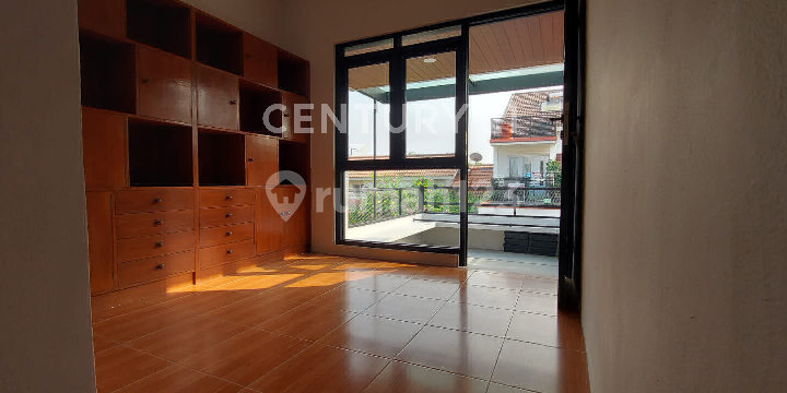 New Renovated House in New City Parahyangan Many Sumba Region 2