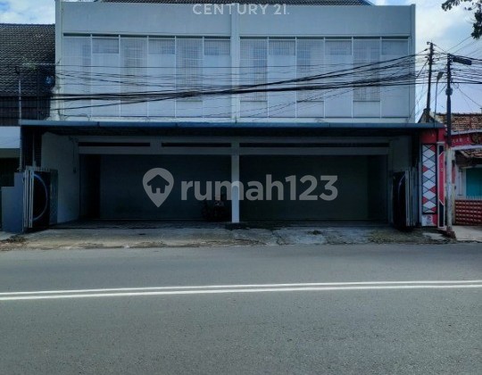 Strategic Rendeng Shop House on Main Road Moh Toha Bandung 1