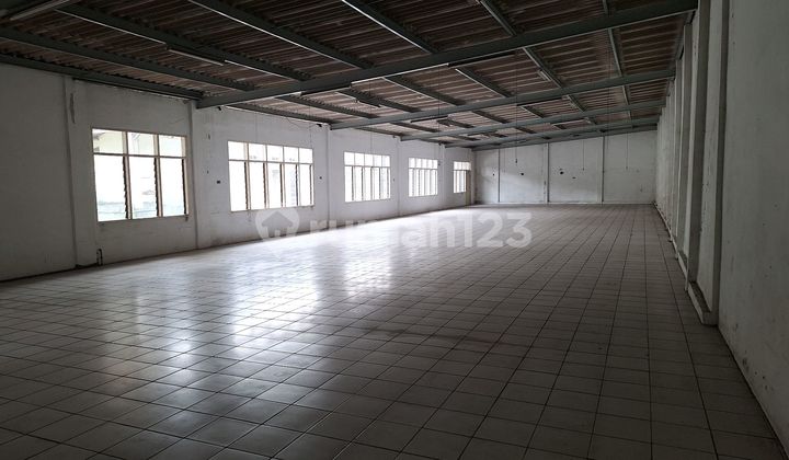 Gudang di Holis Mainroad Bandung, Dekat Tol Pasirkoja