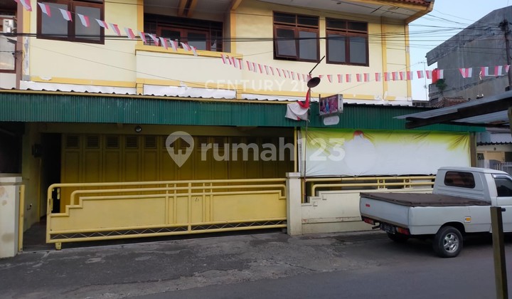 Well-Maintained 2-Story House in the Heart of Pajajaran Wing City 1