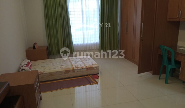 Rumah Lux 2 Lantai di Komplek Singgasana Bandung 2