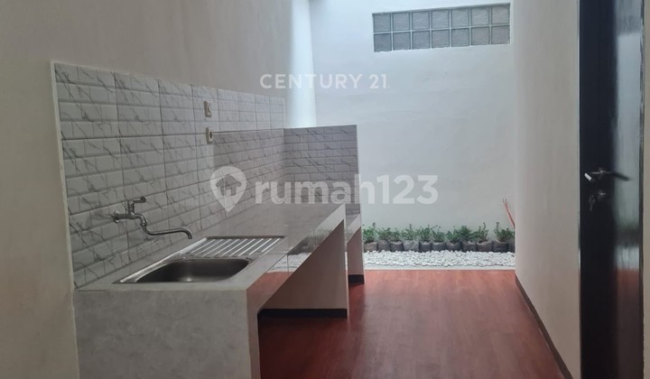 Rumah Minimalis Baru di Taman Kopo Indah 2
