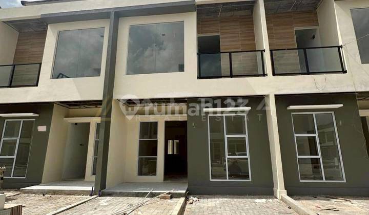 2-Storey House in Golden City, Bengkong At the Center of Tourism, Culinary, and Singapore & Malaysia Ports