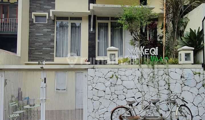 House in Griya Asri Cahaya Cimahi Housing Complex, Cimahi, Fully Furnished with Lake View.